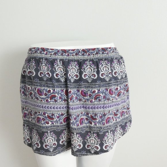 American Eagle White Maroon Navy Patterned Elastic Waist Casual Shorts Medium - Picture 6 of 10